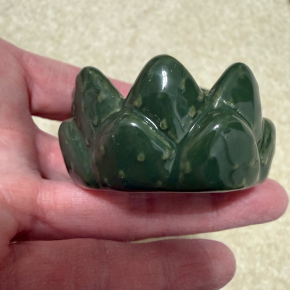 Green Ceramic Artichoke/ Cactus Votive Candle Holders NWT - Picture 7 of 8